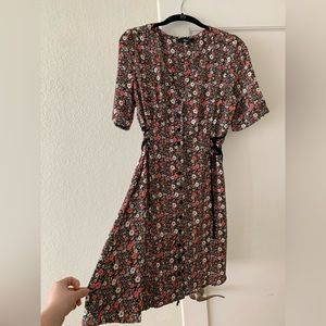 Vintage flowered mini dress.